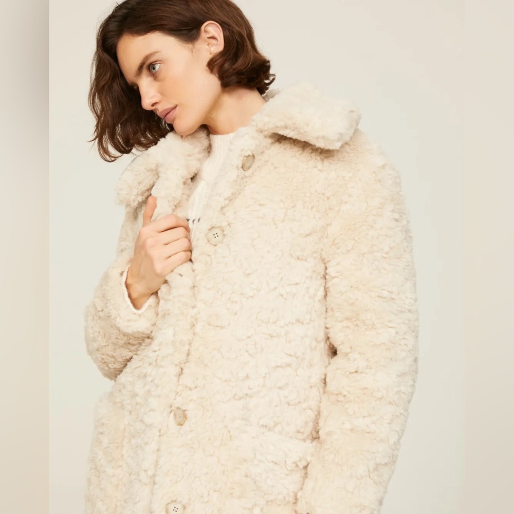 Club Monaco Faux Fur Coat Manteaux